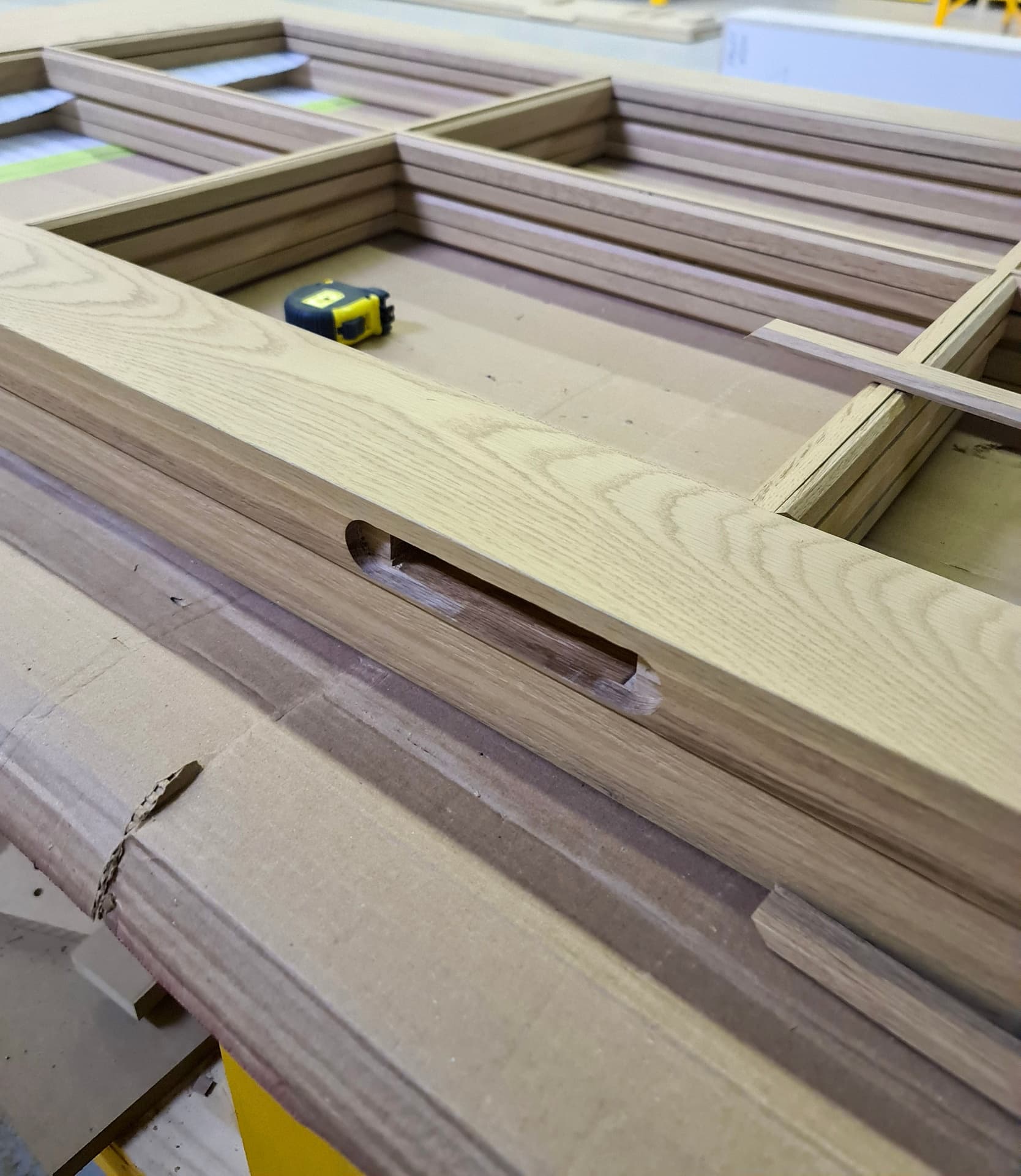 Portes intérieures à croisillons – Menuiserie intérieure sur mesure par Mokuton Menuiserie, image 4